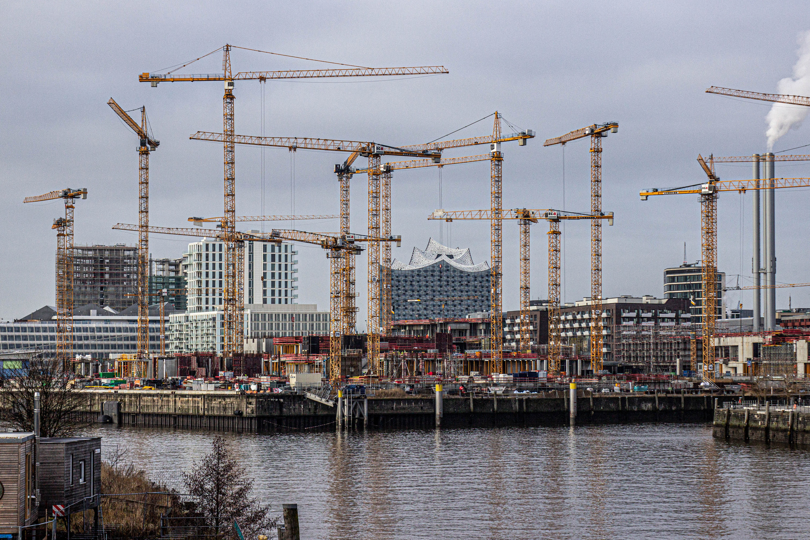 Hamburger Hafencity mit Durchblick ...