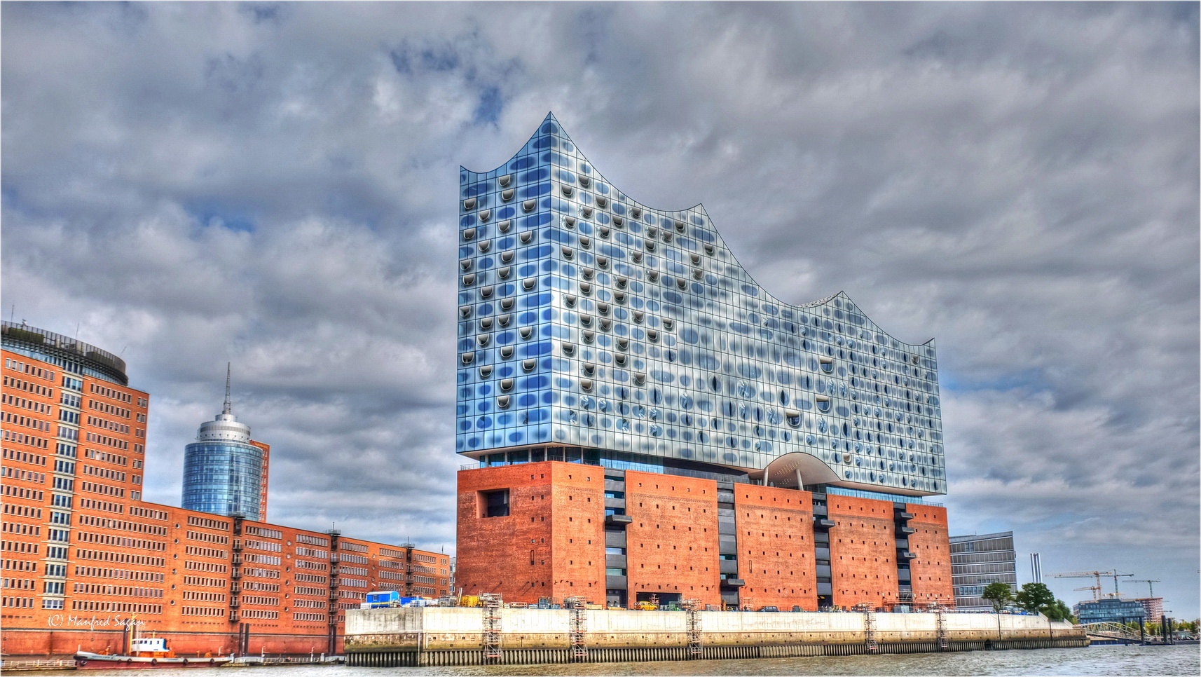 Hamburger Hafen/Elbphilharmonie/Hafencity