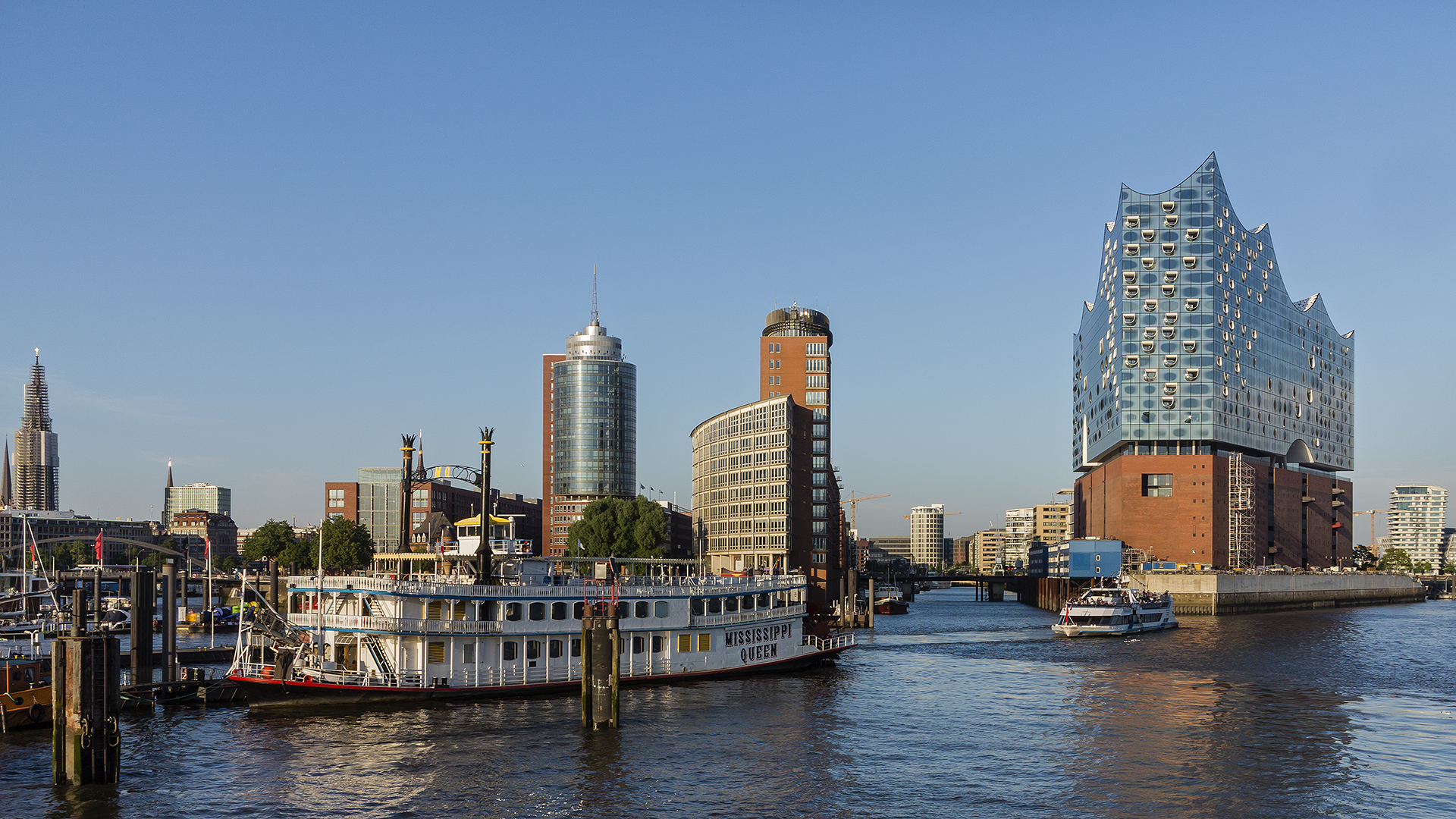 HAMBURGER HAFENPANO MIT ELBPHILHARMONIE