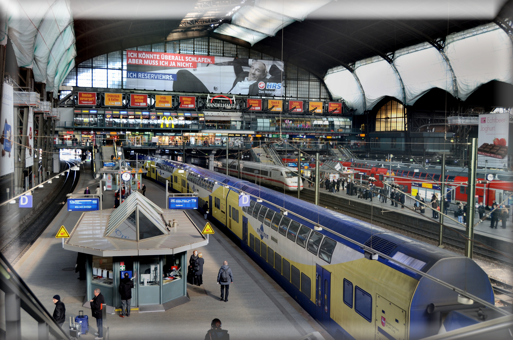 Hamburger Hauptbahnhof im März