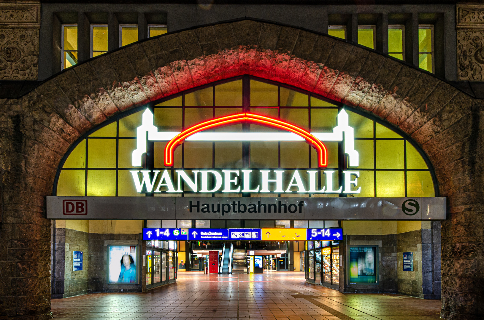 Hamburger Hauptbahnhof Wandelhalle