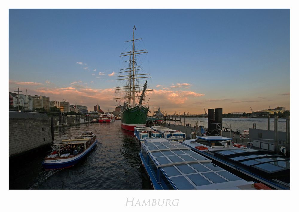 Hamburger-Impressionen " die Rickmer - Rickmers im Abendlicht.... "