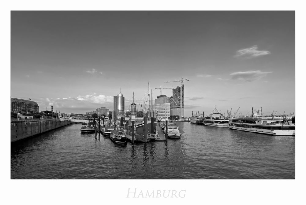 Hamburger-Impressionen " Hamburger Hafencity in der Abendsonne..."