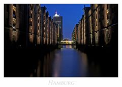 Hamburger-Impressionen " Speicherstadt, bei Nacht ....."