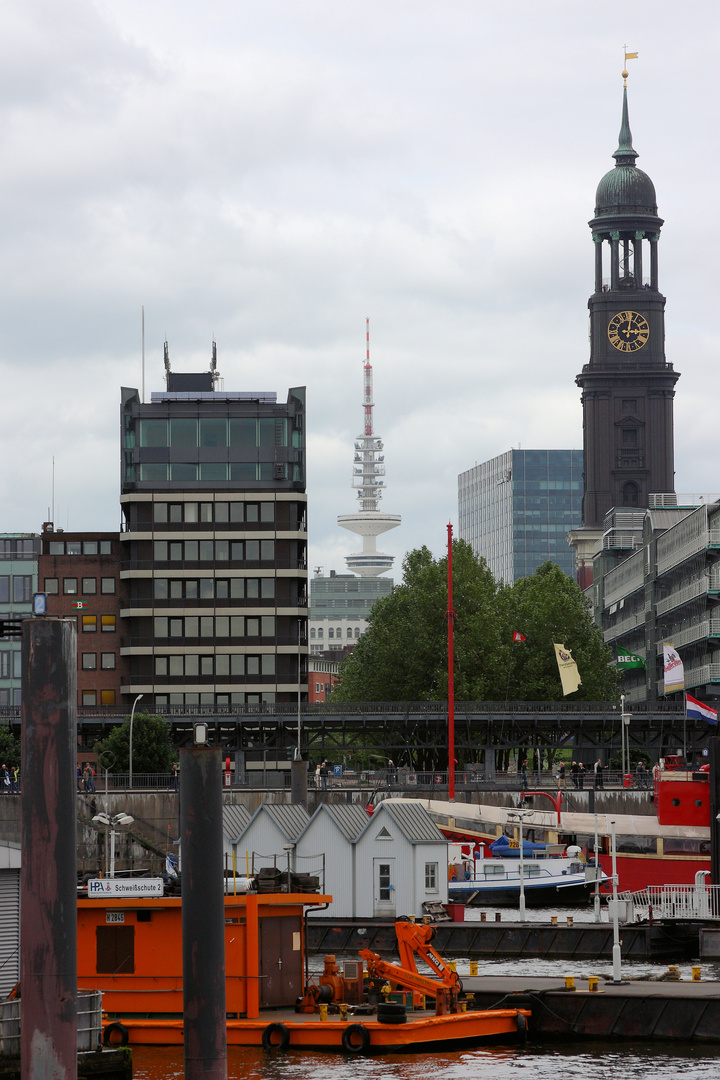 Hamburger Michel mit Fernsehtum - 2