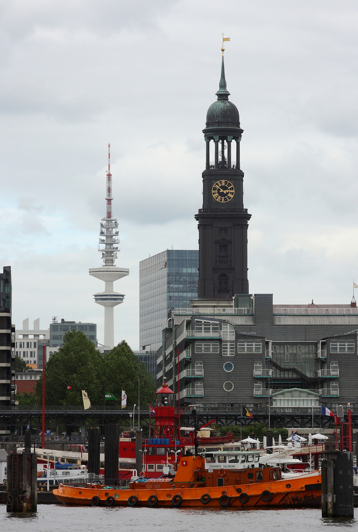 Hamburger Michel mit Fernsehturm 1