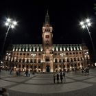 Hamburger Rathaus bei Nacht