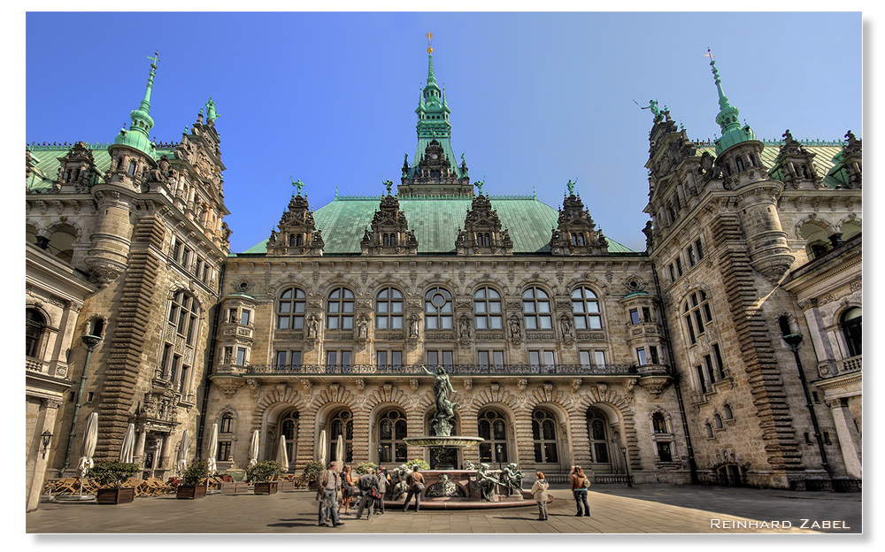 Hamburger Rathaus - Innenhof