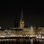 Hamburger Rathaus zur Adventszeit