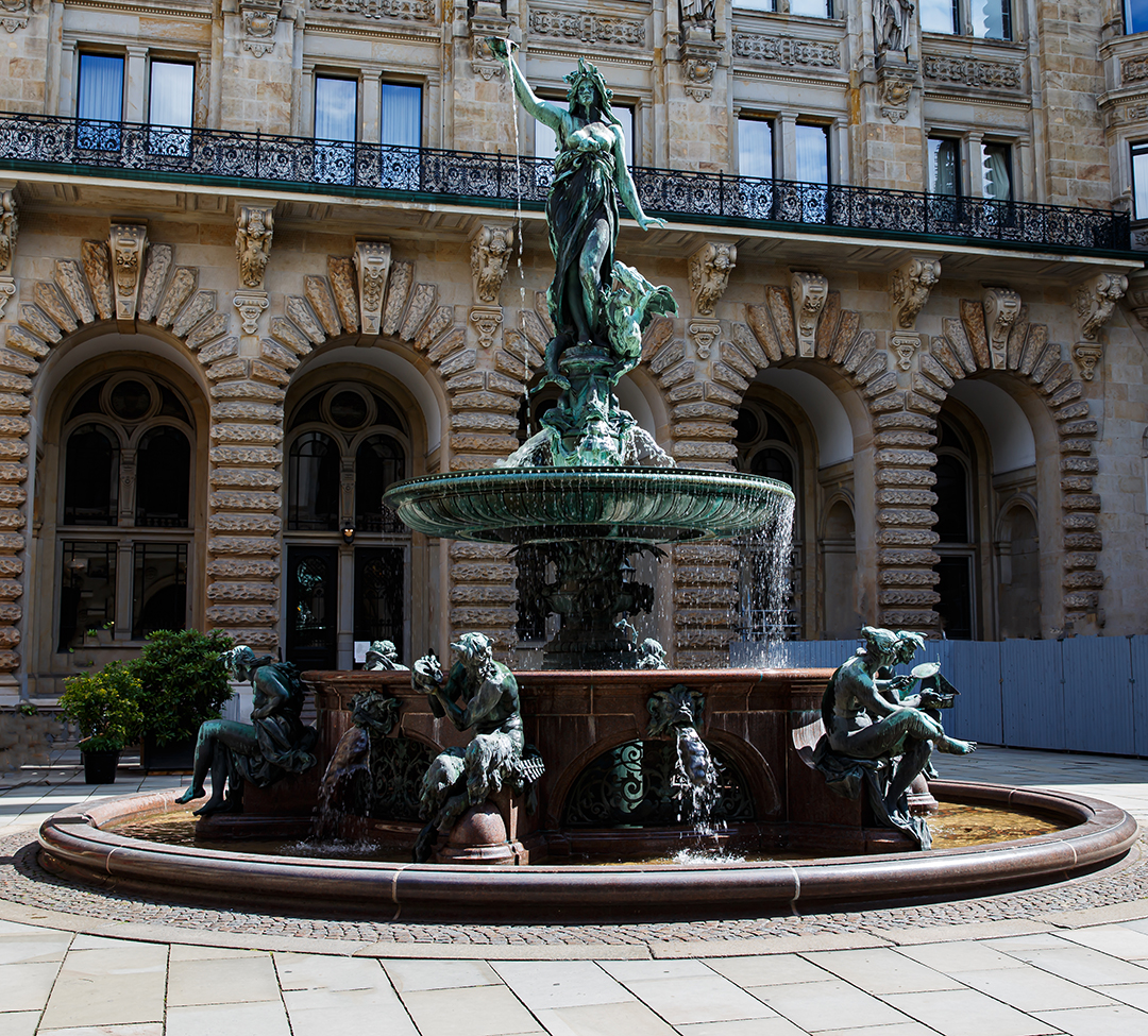 Hamburger Rathausbrunnen