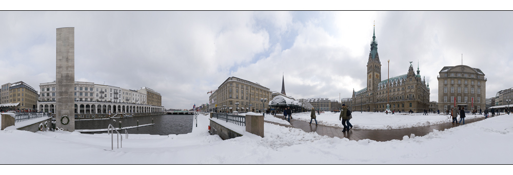 Hamburger Rathausmarkt - Schneebedeckt