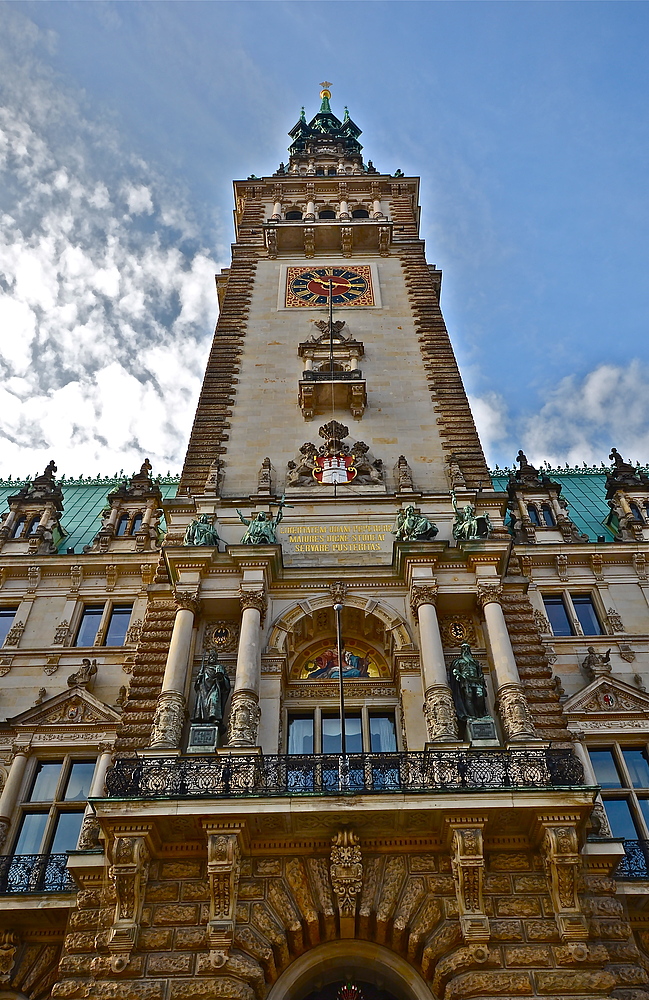 Hamburger Säulen der Erde - Jedem sein Rathaus