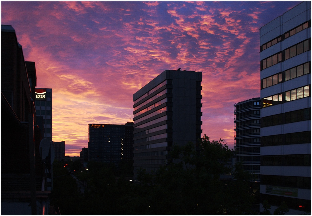 ... Hamburger Sonnenaufgang ...