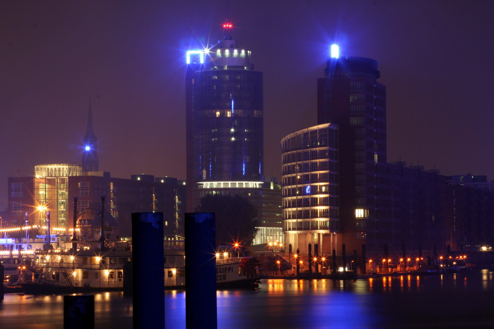 Hamburger Speicherstadt bei Nacht