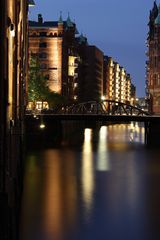 Hamburger Speicherstadt bei Nacht