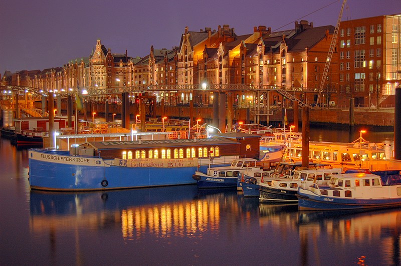 Hamburger Speicherstadt bei Nacht