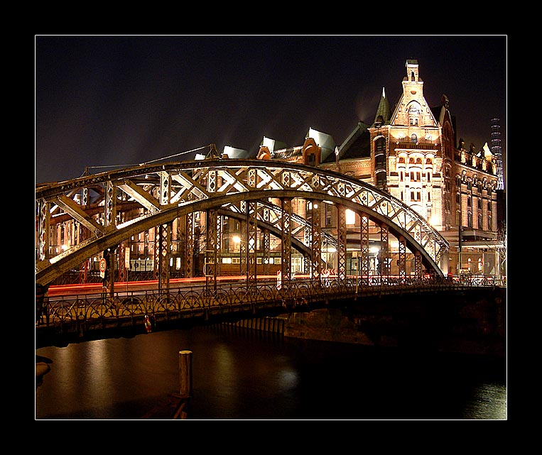 Hamburger Speicherstadt bei Nacht II