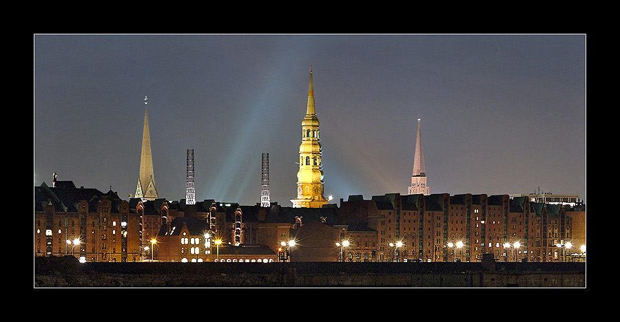 Hamburger Speicherstadt bei Nacht V