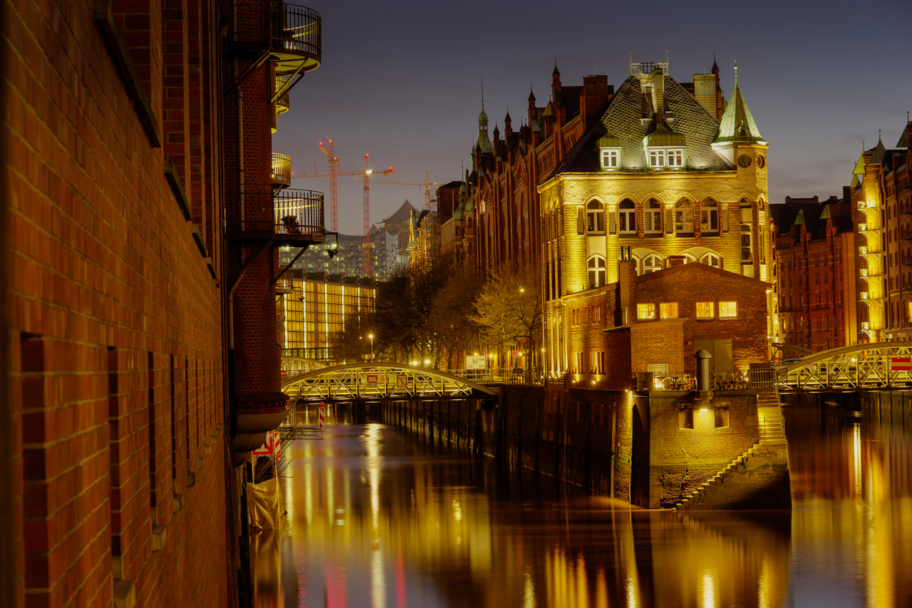 Hamburger Speicherstadt - Blick auf das Wasserschloss