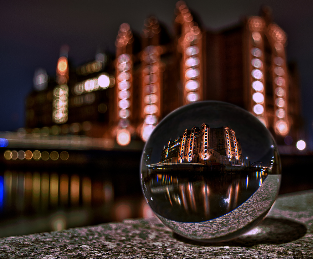 Hamburger Speicherstadt - Gekugelt