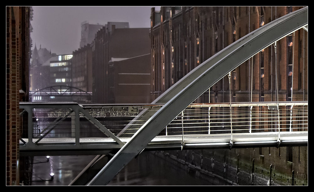 Hamburger Speicherstadt im Schnee /1.