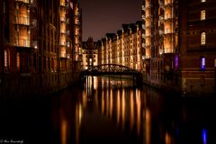 Hamburger Speicherstadt in der Nacht