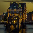 Hamburger Wasserschloss im Abendlicht