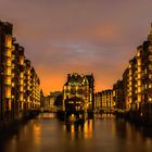 Hamburger Wasserschloss zur blauen Stunde