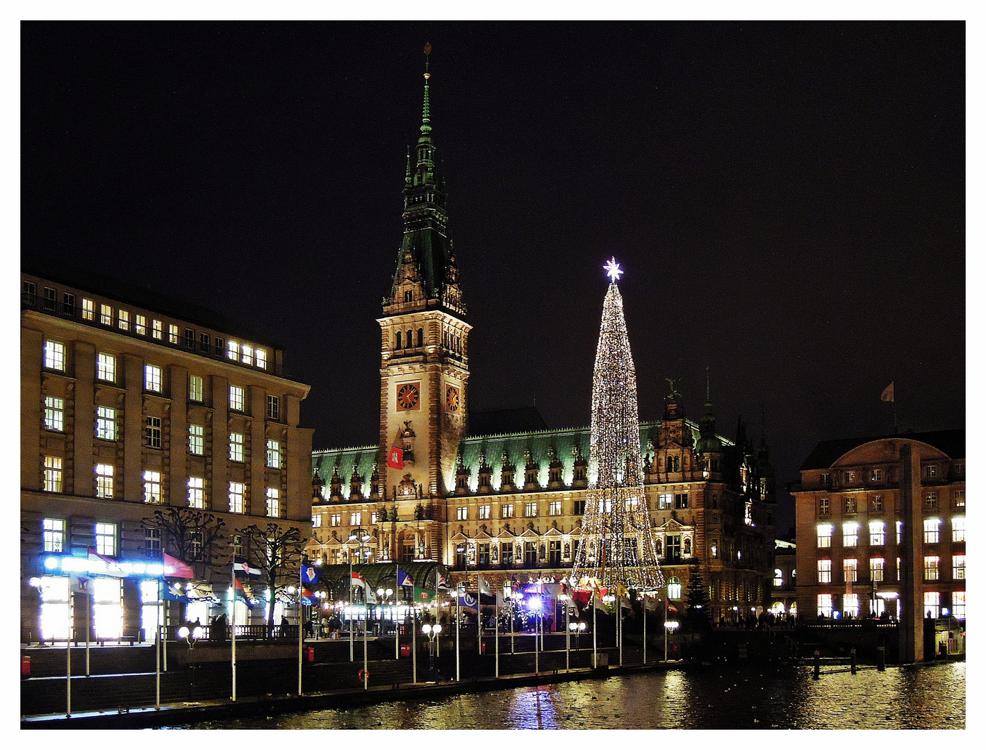 Hamburger Weihnachtsmarkt auf dem Rathausplatz