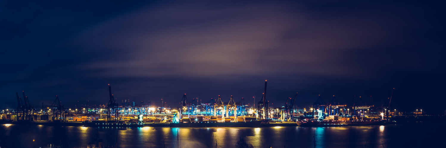 Hamburgerhafen bei Nacht die zweite