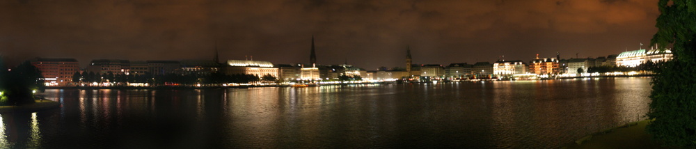 Hamburgs alster bei Nacht