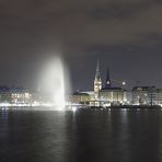 Hamburgs Alsterpanorama bei Nacht