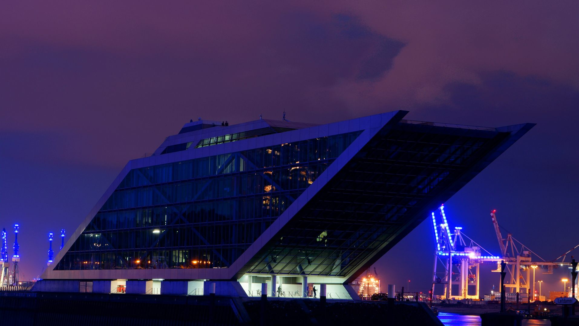 Hamburg's blaue Nächte 2015_Docklands 01