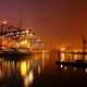 Hamburgs Hafen bei Nacht & Nebel