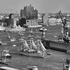 Hamburgs Hafen im Mai