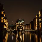 Hamburg`s Speicherstadt bei Nacht