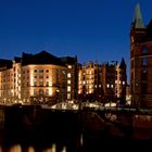 Hamburgs Speicherstadt bei Nacht