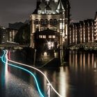 Hamburgs Speicherstadt bei Nacht