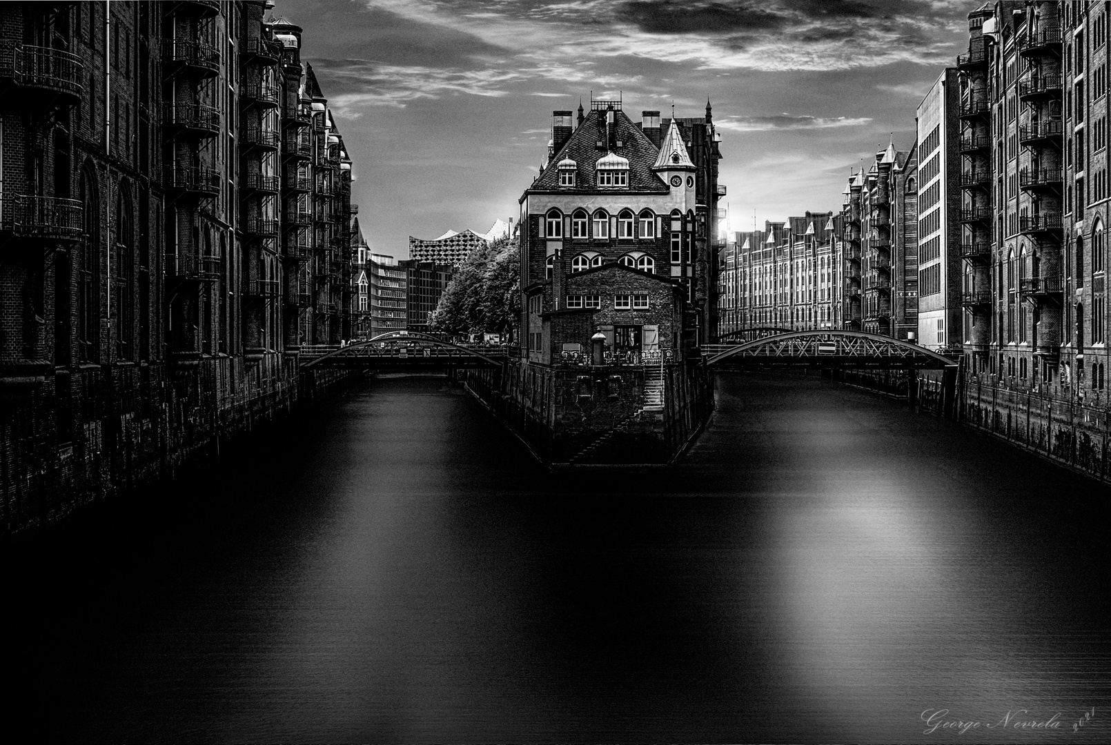 Hamburg_Speicherstadt_Wasserschloss_bw