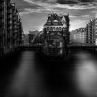 Hamburg_Speicherstadt_Wasserschloss_bw