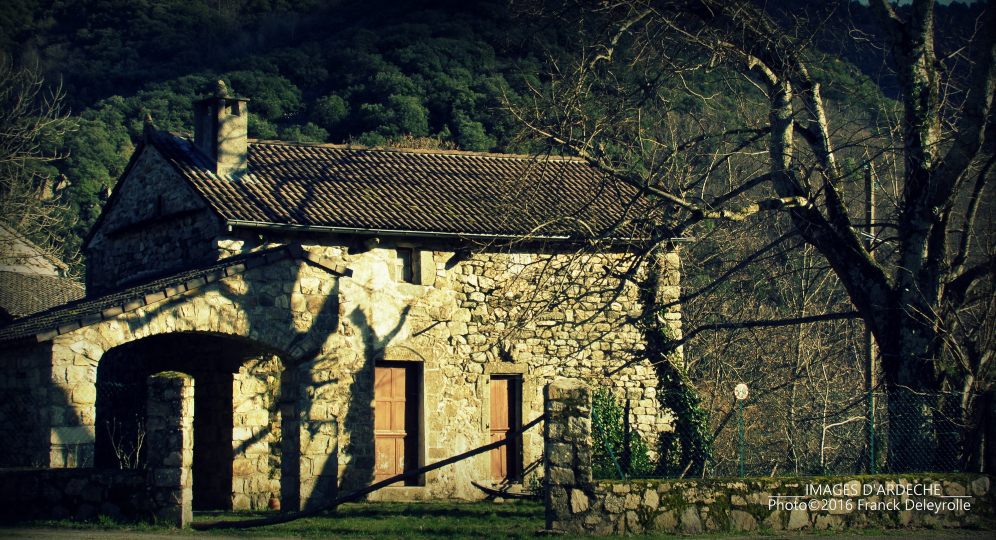 Hameau de Valbelle (Ardèche)