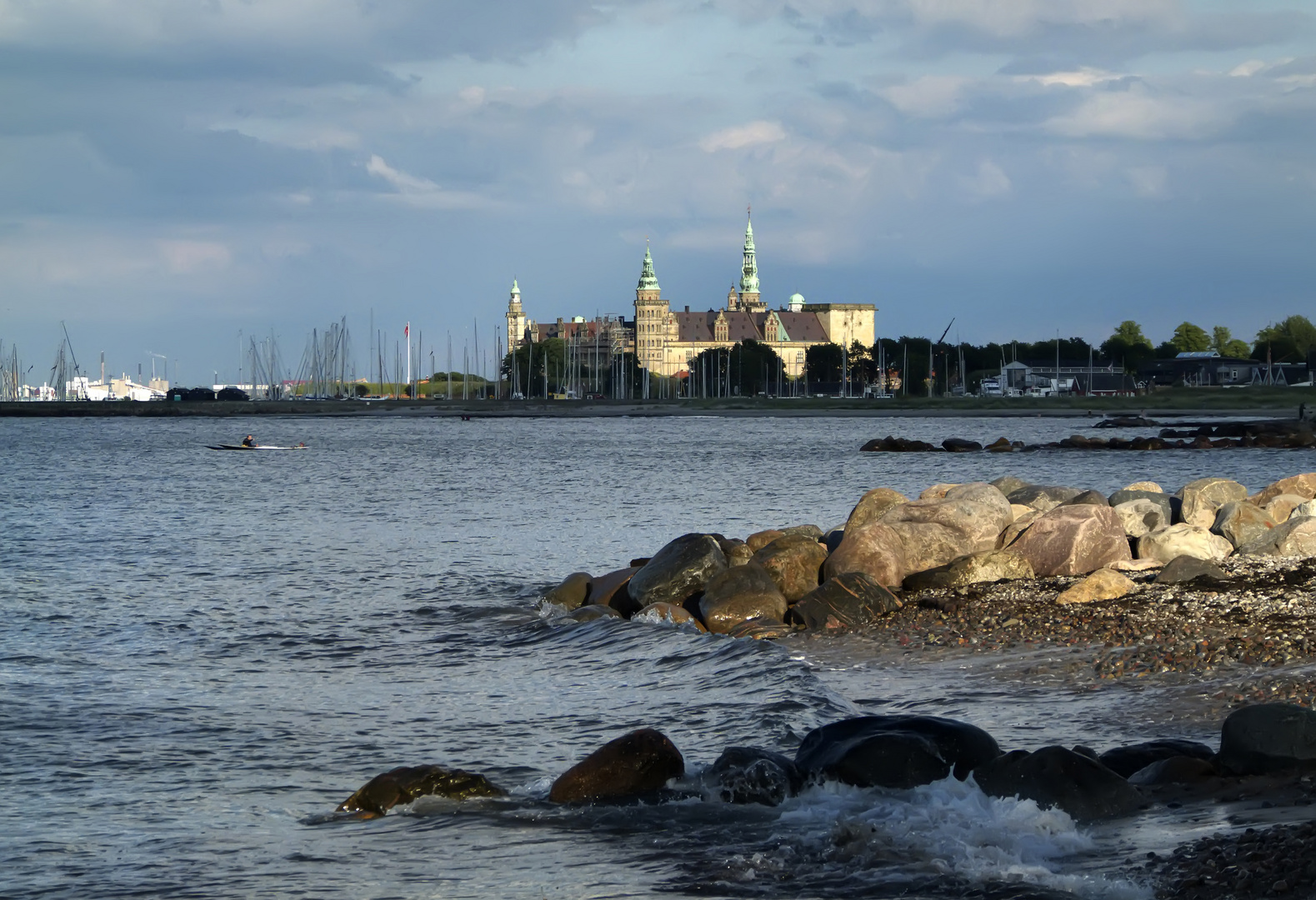 Hamlet jedenfalls wohnt in Schloß Kronborg, Nord-Seeland, Dänemark. Wir sind nur zu Besuch