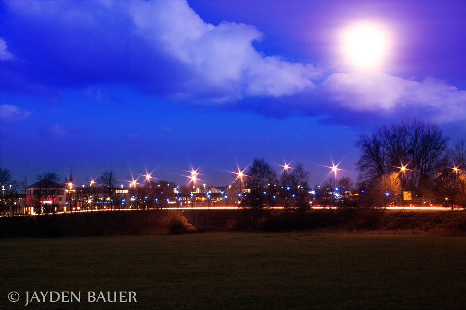 Hamm Allee Center mit Mond