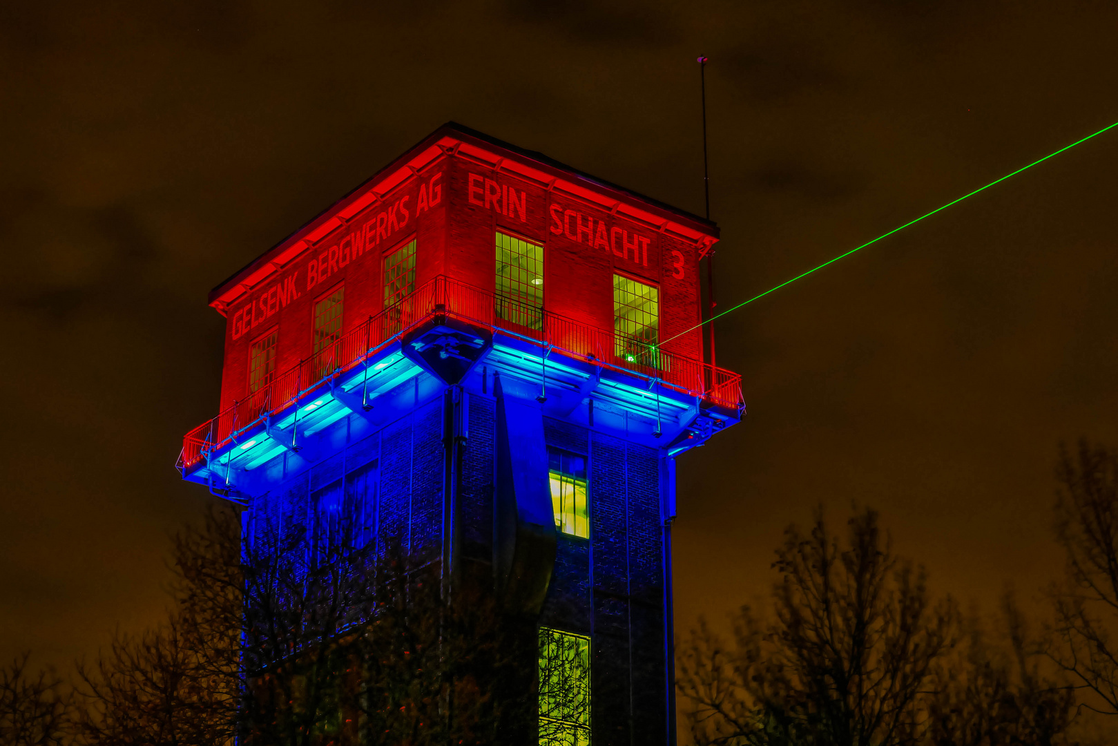 Hammerkopfturm mit Weihnachtslaser