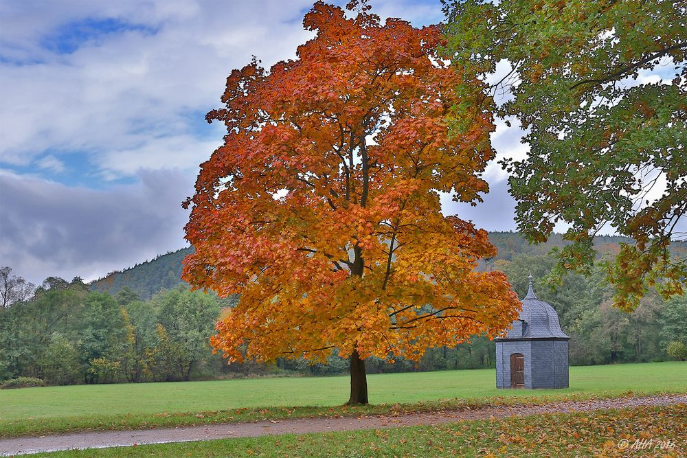 Hammerscheune mit Herbstaccessoire