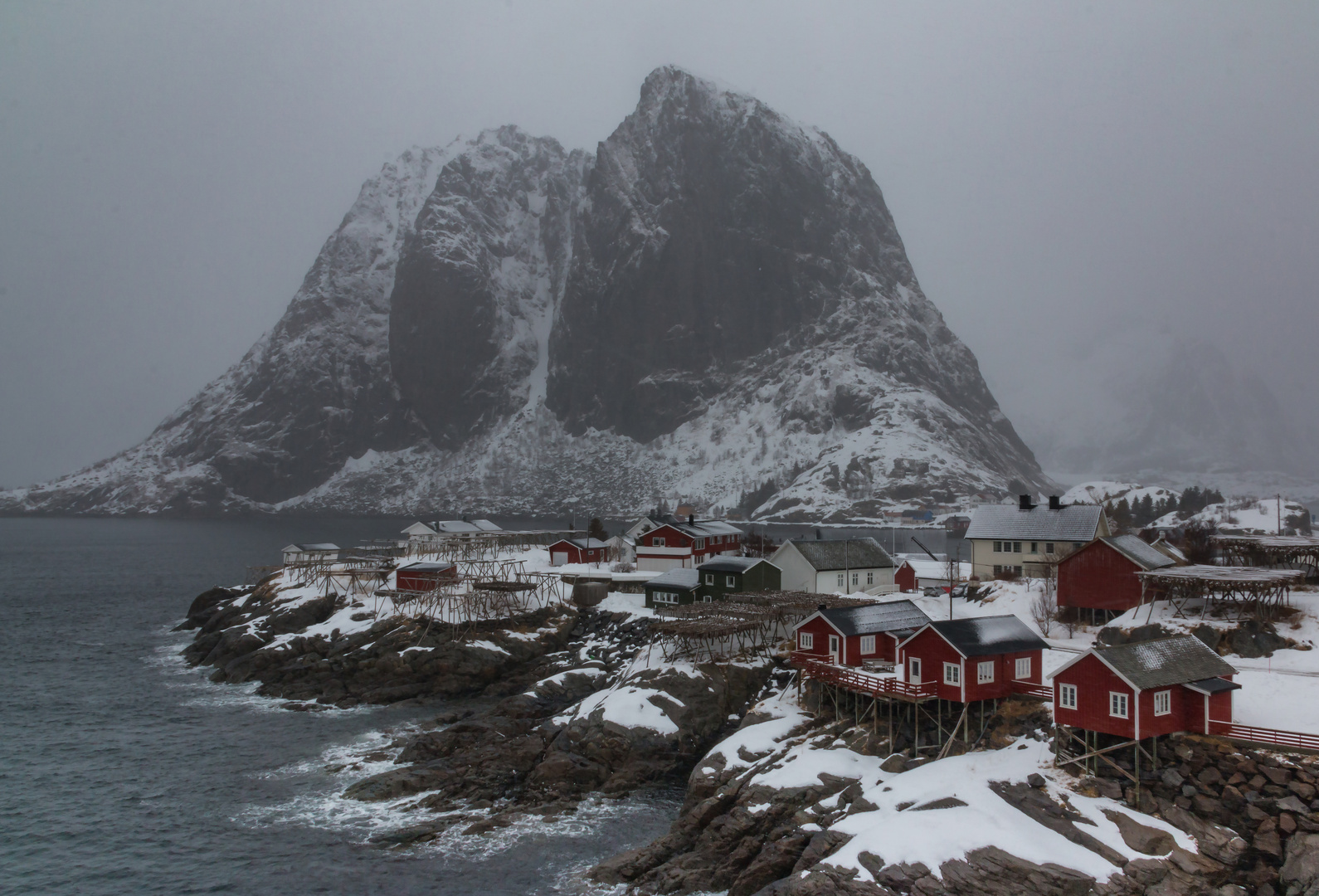 Hamnoy im Schneegestöber