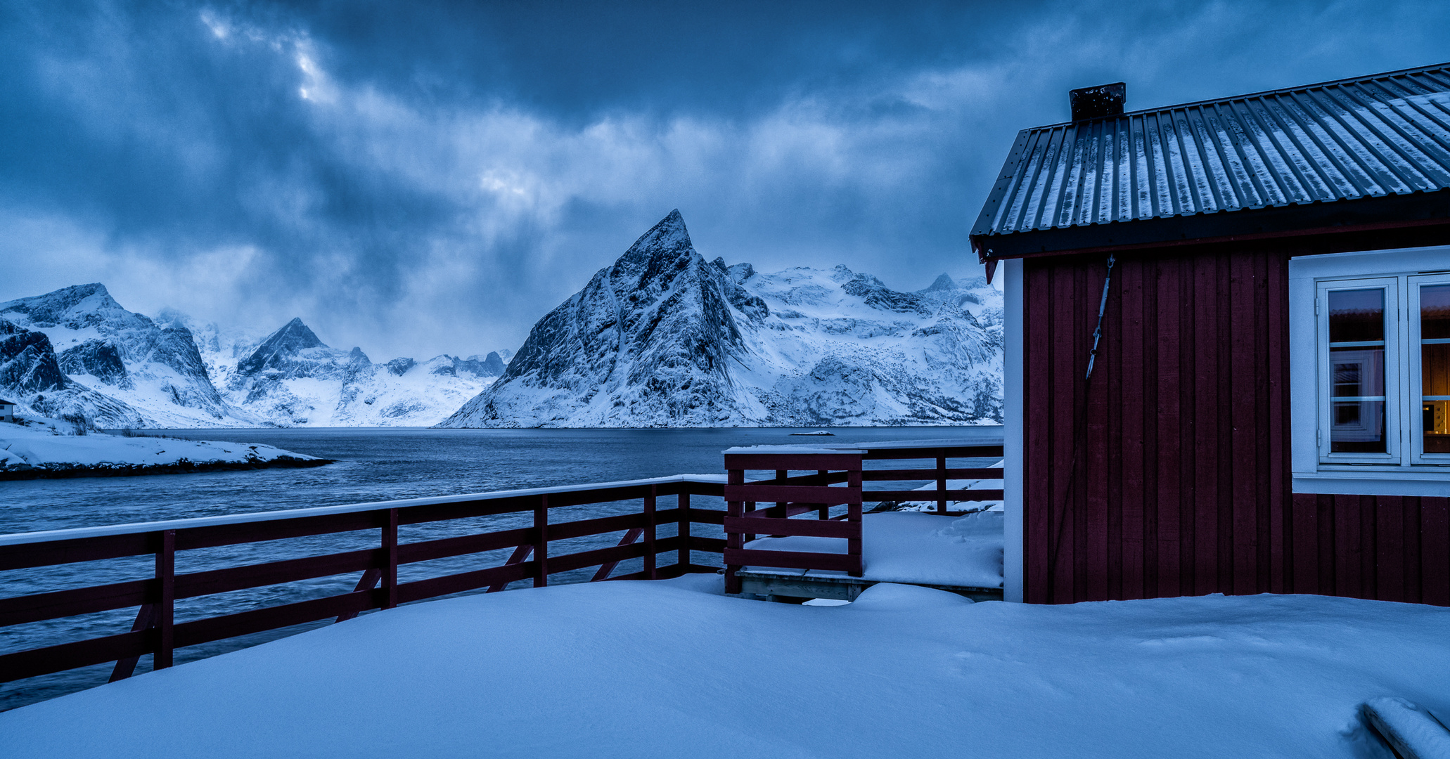 Hamnoy Village with views of Olstind Mountain