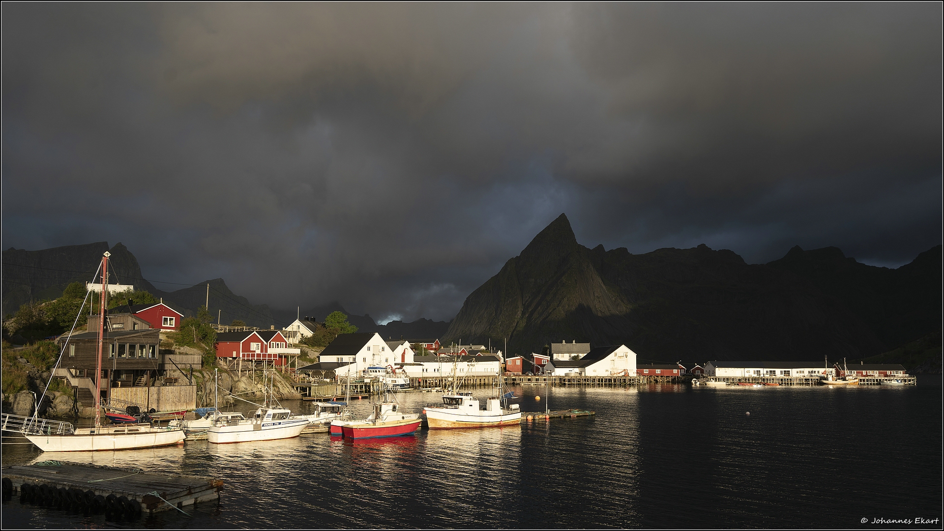 Hamnøy im ersten Licht