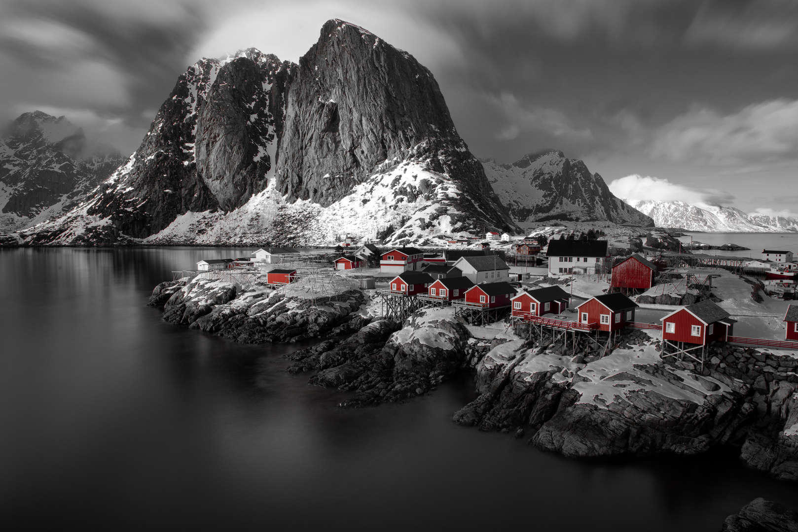 Hamnøy in Red