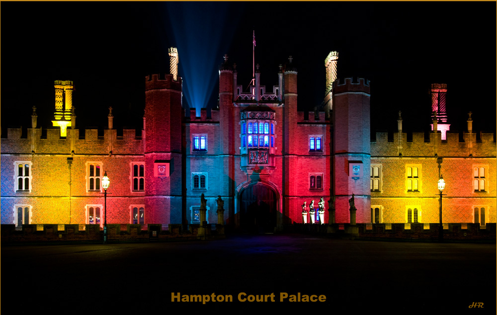 Hampton Court im illumierten Licht